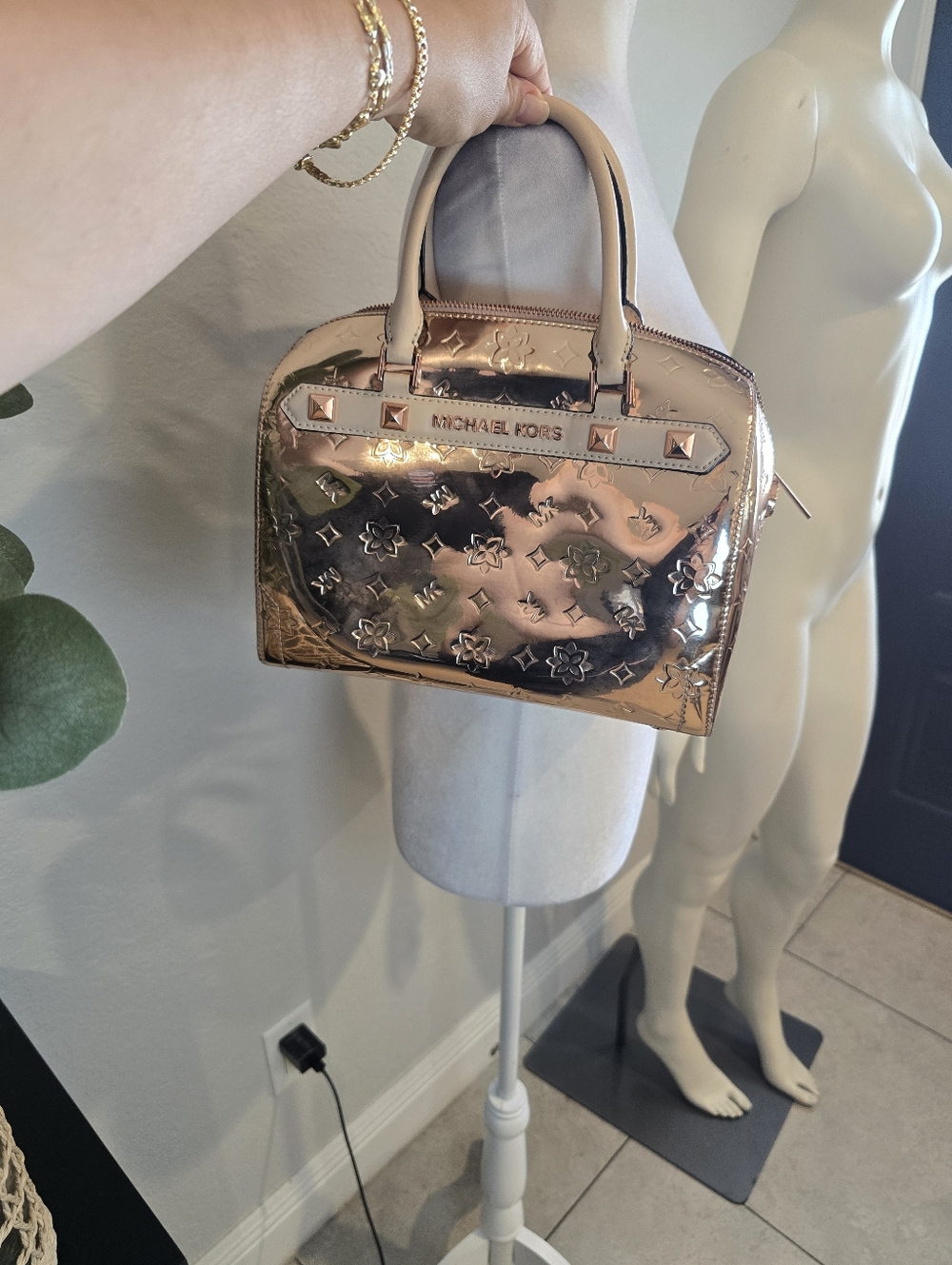 Michael Kors Kara Mirror Metallic Embossed Large Duffle Satchel Bag Rose Gold - Picture 14 of 14